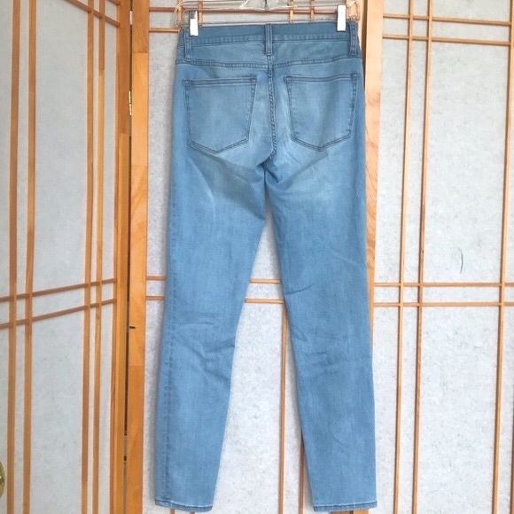 J.Crew 8” Mid-Rise TOOTHPICK Light Wash Skinny Jeans Style H6443 ~ size 26 - Picture 5 of 9